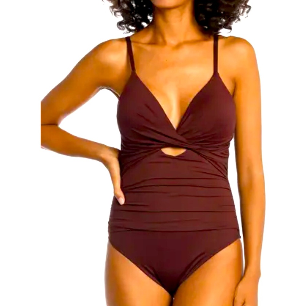 La Blanca Island Goddess Twist Keyhole One-Piece Swimsuit